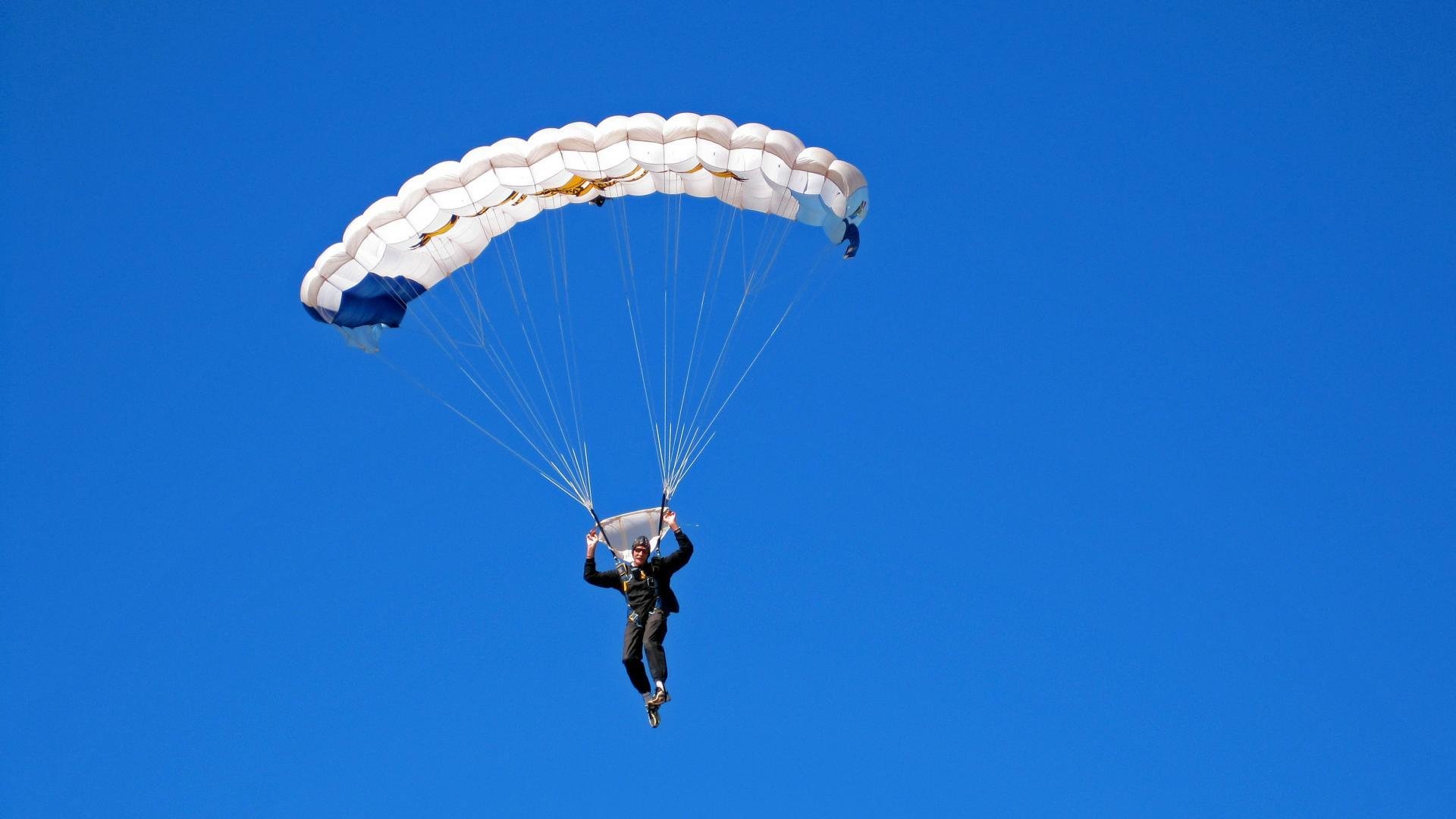 西亚卡姆迎来三赛季高光表现，雄鹿球迷沸腾！-九游会真人游戏